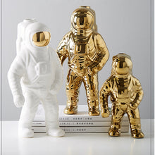 Load image into Gallery viewer, Astronaut Sculpture Statue