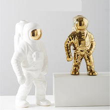 Load image into Gallery viewer, Astronaut Sculpture Statue