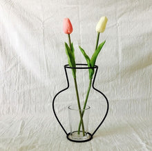 Load image into Gallery viewer, Retro Iron Line Flowers Vase