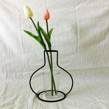 Load image into Gallery viewer, Retro Iron Line Flowers Vase